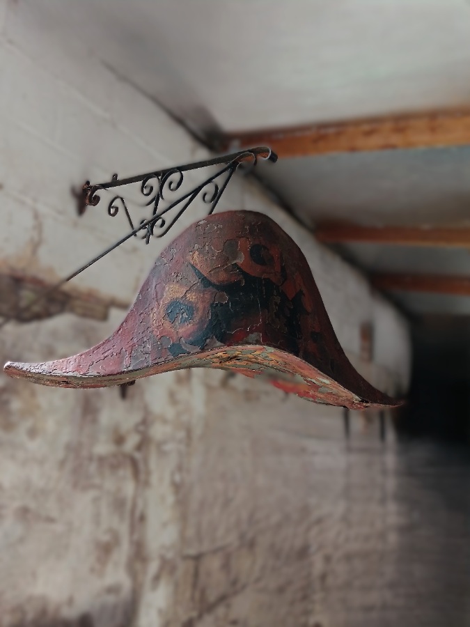 Toleware Bicorn Hat Military Trade Sign HOOK (10)bis.jpg